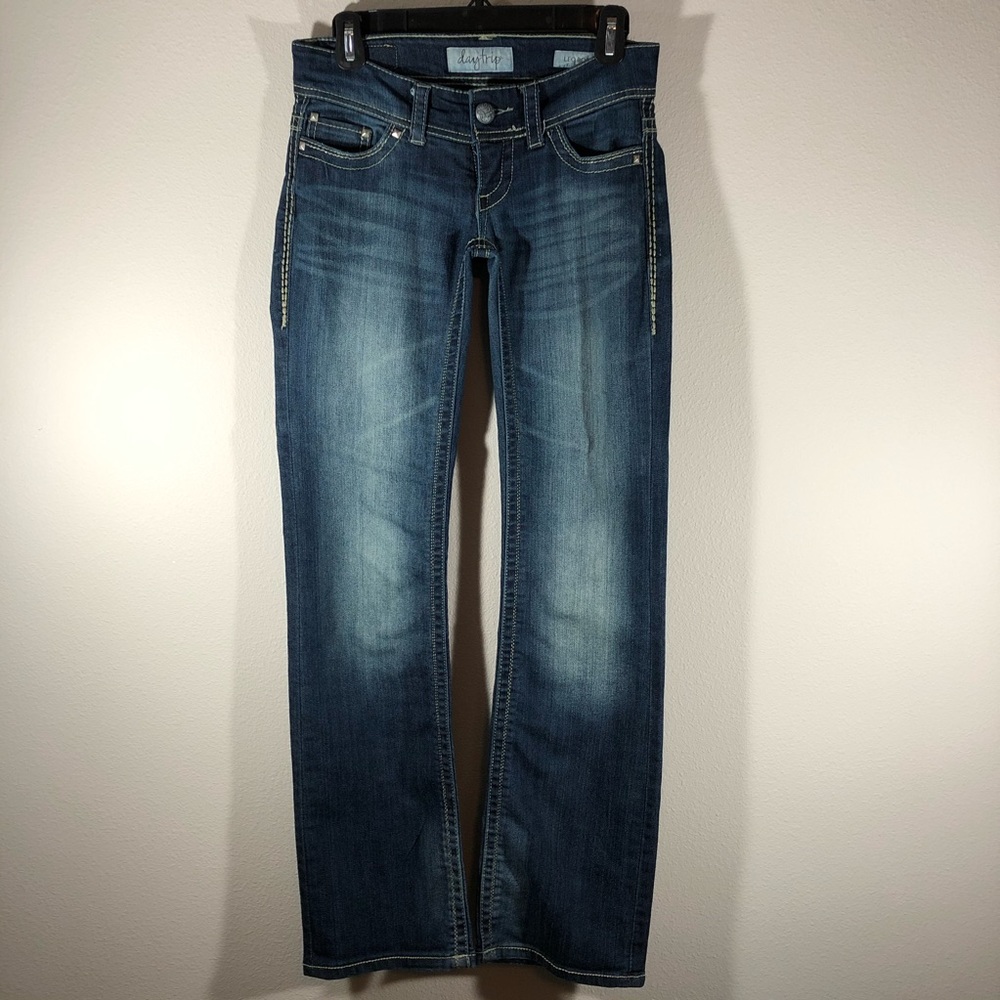 Daytrip Leo Bootcut Size 24L Medium Wash Jeans
